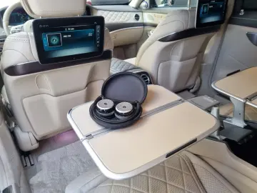 Mercedes-Benz S 560 V8 Maybach 4M