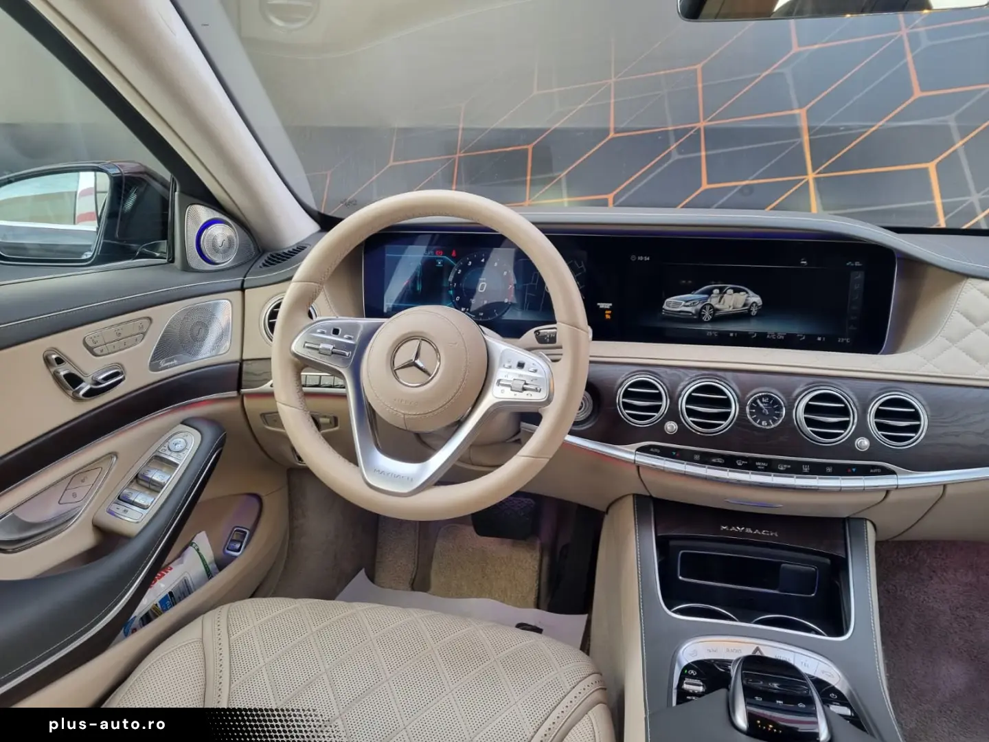 Mercedes-Benz S 560 V8 Maybach 4M
