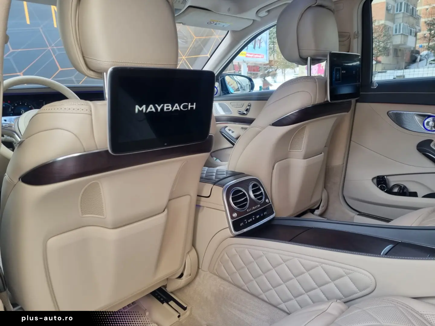Mercedes-Benz S 560 V8 Maybach 4M