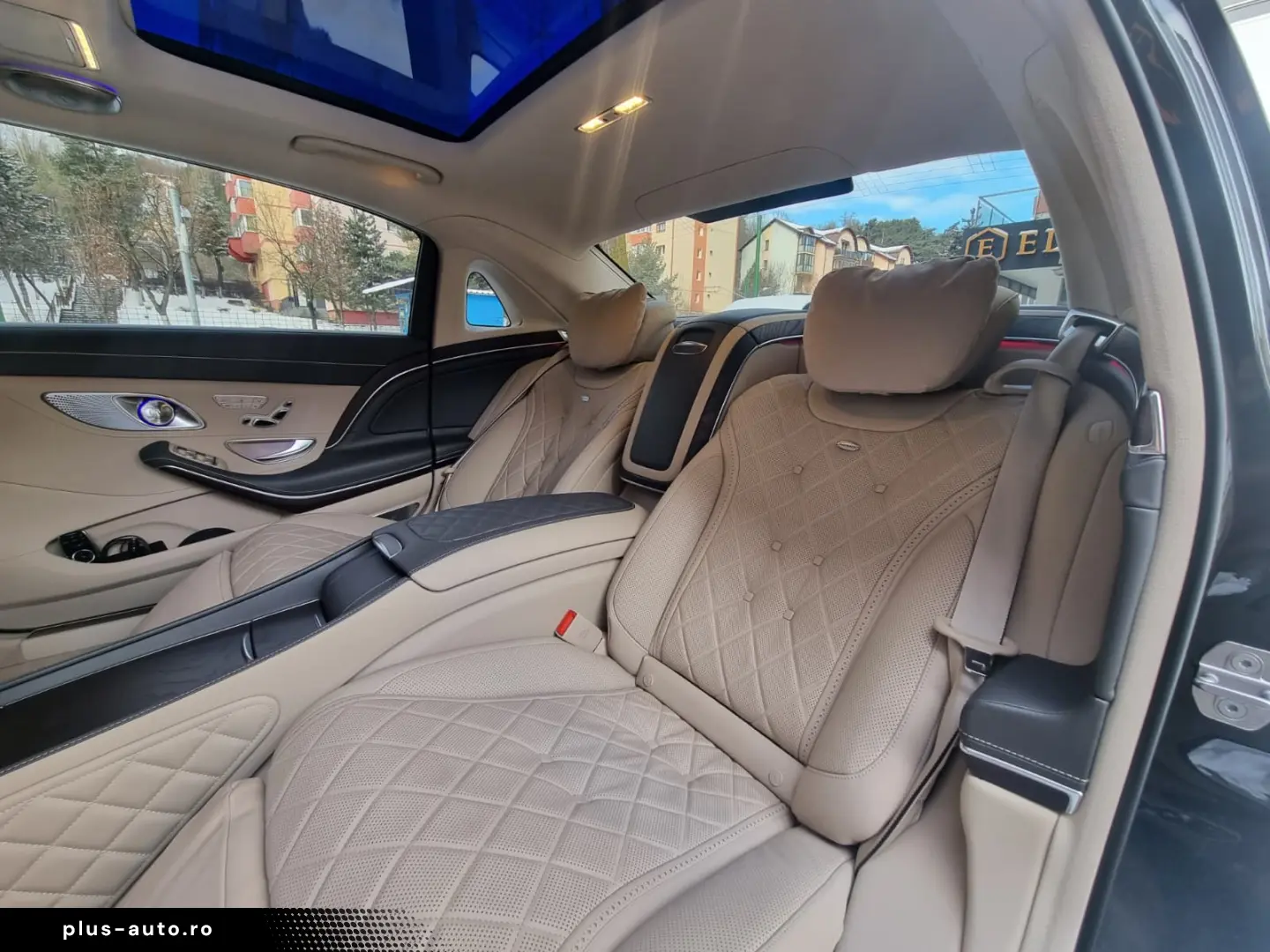 Mercedes-Benz S 560 V8 Maybach 4M