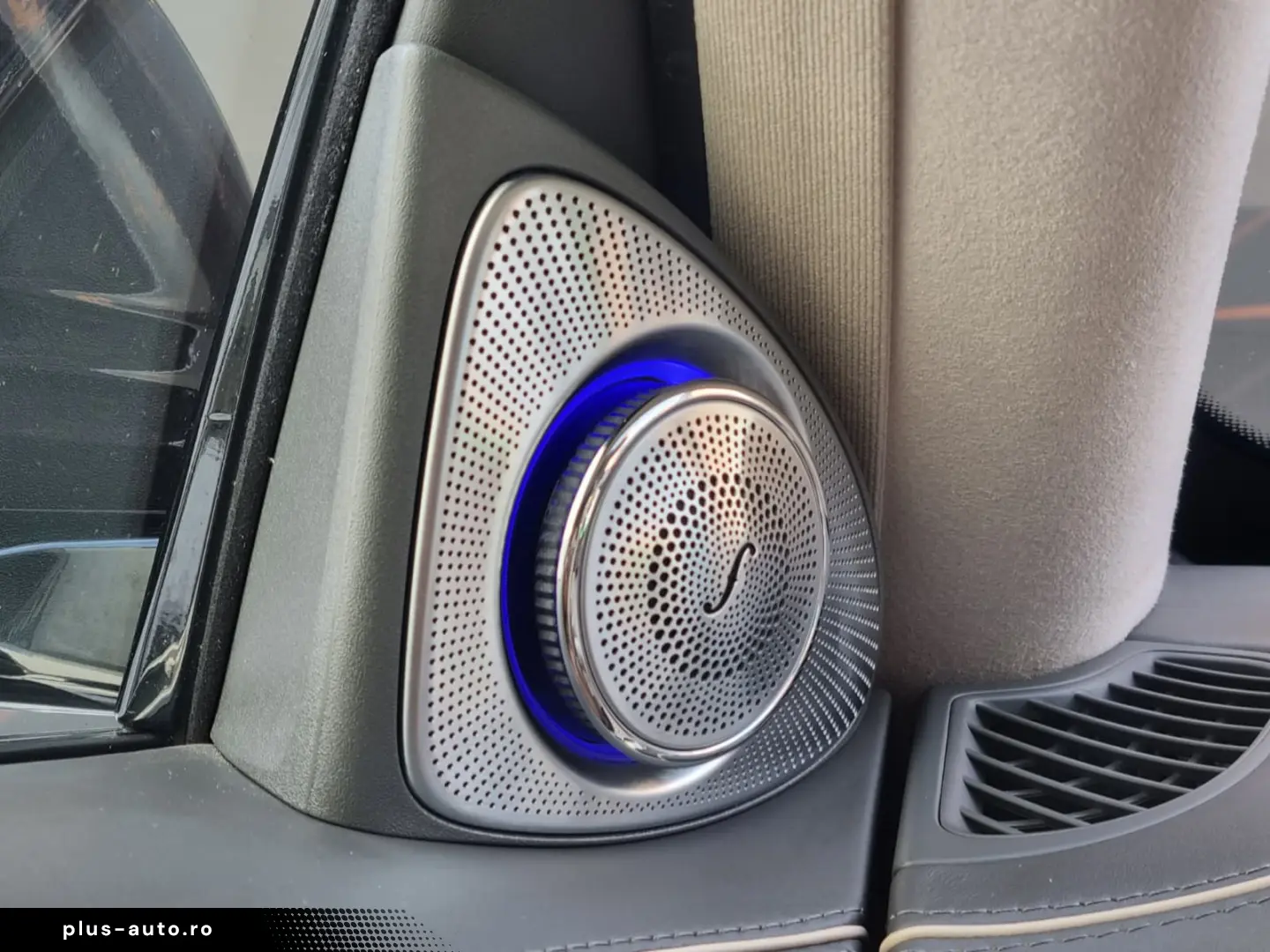 Mercedes-Benz S 560 V8 Maybach 4M