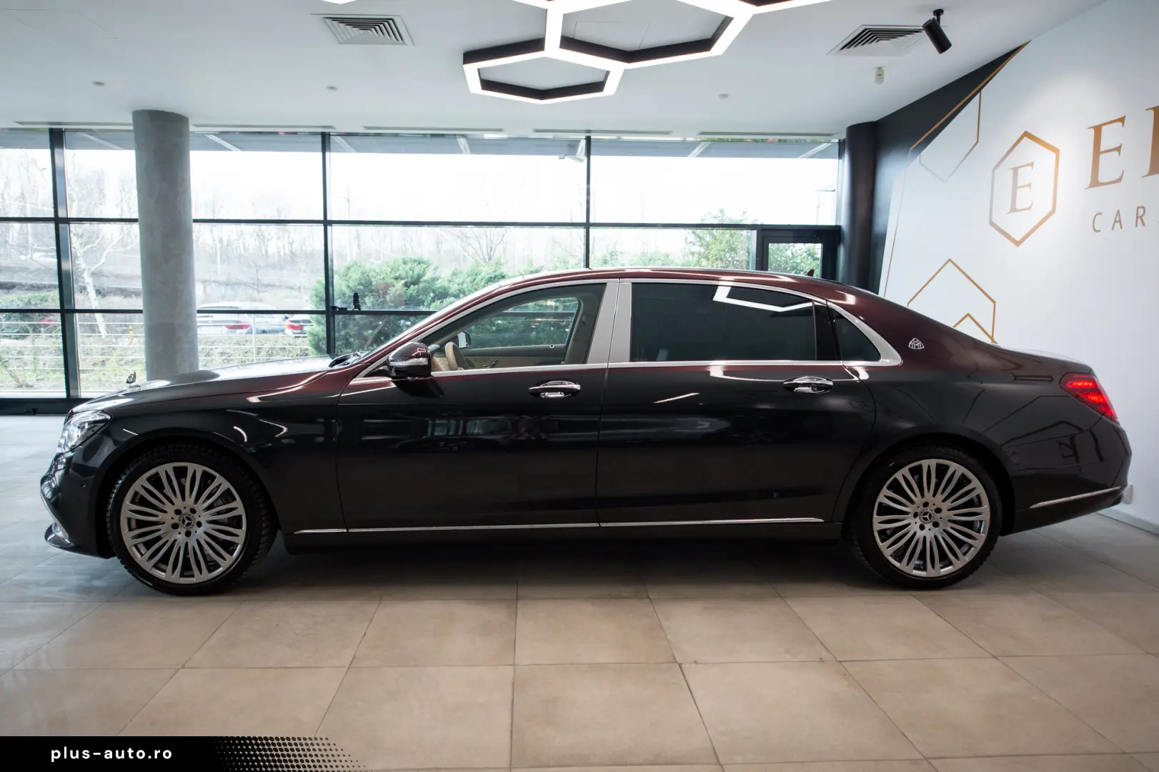 Mercedes-Benz S 560 V8 Maybach 4M