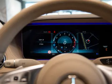 Mercedes-Benz S 560 V8 Maybach 4M