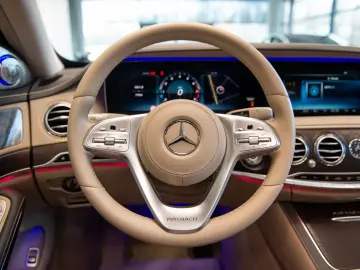 Mercedes-Benz S 560 V8 Maybach 4M