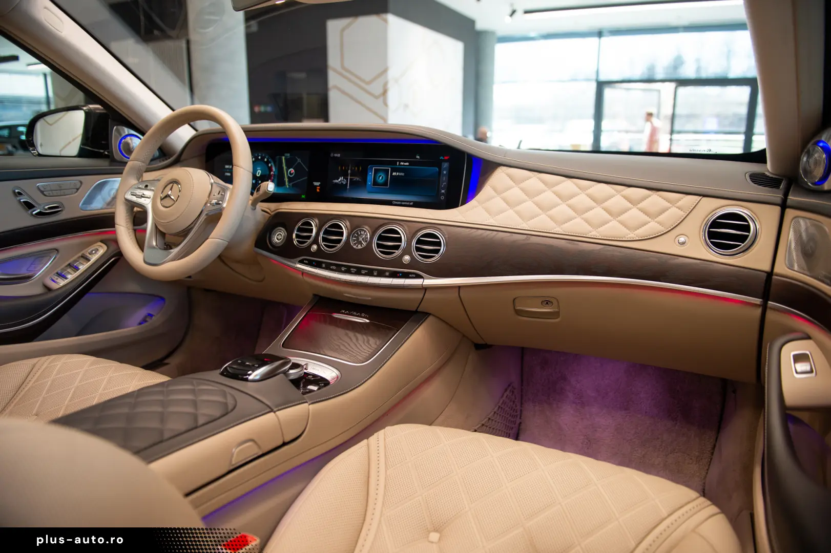 Mercedes-Benz S 560 V8 Maybach 4M