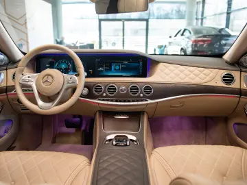 Mercedes-Benz S 560 V8 Maybach 4M