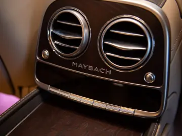 Mercedes-Benz S 560 V8 Maybach 4M