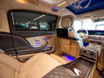 Mercedes-Benz S 560 V8 Maybach 4M