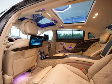 Mercedes-Benz S 560 V8 Maybach 4M