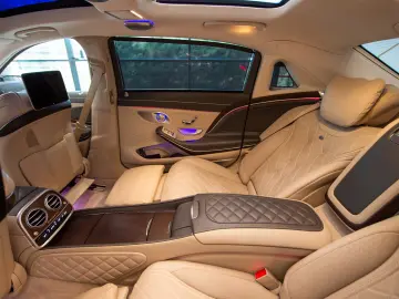 Mercedes-Benz S 560 V8 Maybach 4M