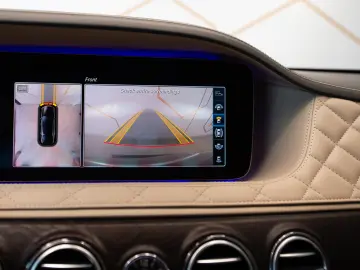 Mercedes-Benz S 560 V8 Maybach 4M