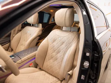 Mercedes-Benz S 560 V8 Maybach 4M