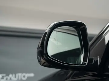 BMW X6 xDrive40i M-Sport Sky Lounge Iconic Glow Air Susp. TV