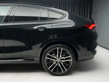 BMW X6 xDrive40i M-Sport Sky Lounge Iconic Glow Air Susp. TV