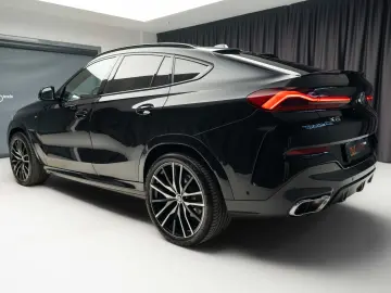 BMW X6 xDrive40i M-Sport Sky Lounge Iconic Glow Air Susp. TV