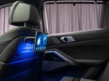 BMW X6 xDrive40i M-Sport Sky Lounge Iconic Glow Air Susp. TV