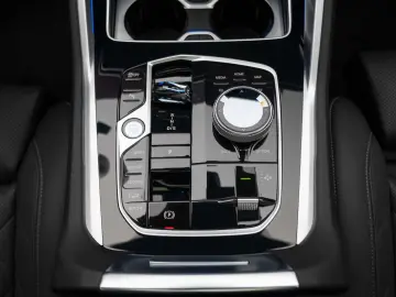 BMW X6 xDrive40i M-Sport Sky Lounge Iconic Glow Air Susp. TV