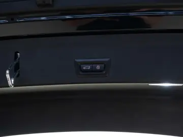 BMW X6 xDrive40i M-Sport Sky Lounge Iconic Glow Air Susp. TV