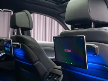 BMW X6 xDrive40i M-Sport Sky Lounge Iconic Glow Air Susp. TV