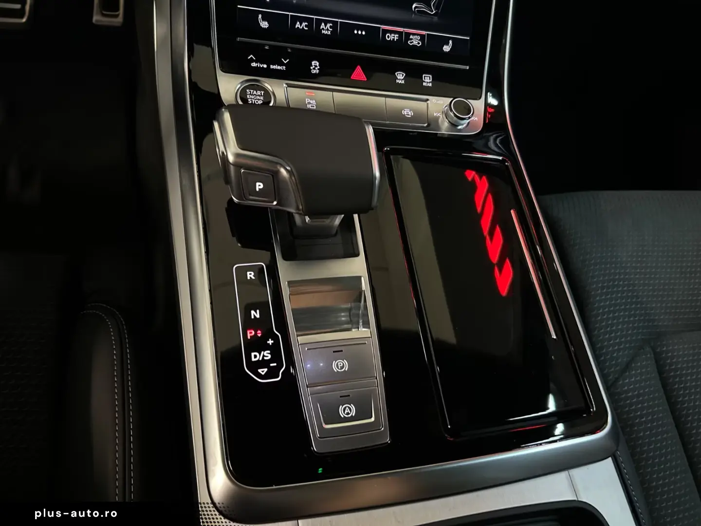 Audi Q8 TFSI E S-LINE PANO 22