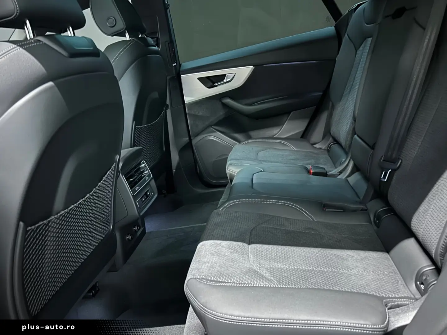 Audi Q8 TFSI E S-LINE PANO 22