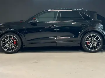 Audi Q8 TFSI E S-LINE PANO 22