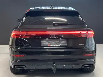 Audi Q8 TFSI E S-LINE PANO 22