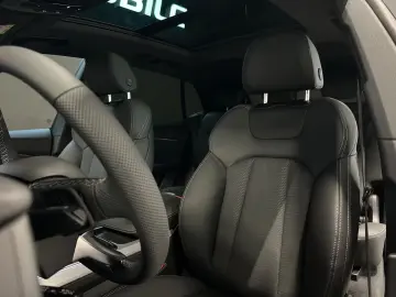 Audi Q8 TFSI E S-LINE PANO 22