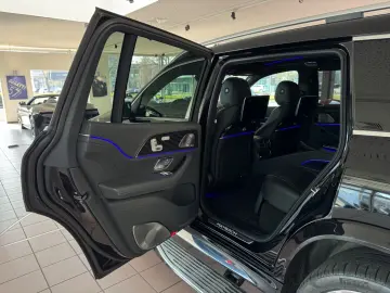 MERCEDES-BENZ GLS 600 Maybach   First-Class Fond Klapptische