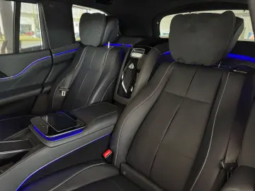 MERCEDES-BENZ GLS 600 Maybach   First-Class Fond Klapptische