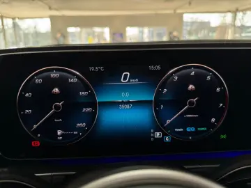 MERCEDES-BENZ GLS 600 Maybach   First-Class Fond Klapptische