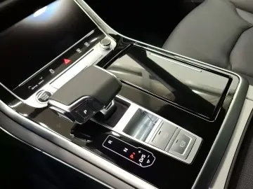 Audi Q8 TFSIe Q 2x S LINE MATRIX STDHZ