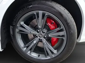 Audi Q8 TFSIe Q 2x S LINE MATRIX STDHZ