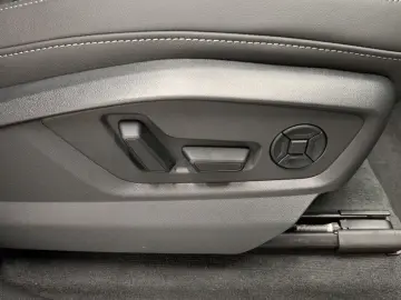 Audi Q8 TFSIe Q 2x S LINE MATRIX STDHZ