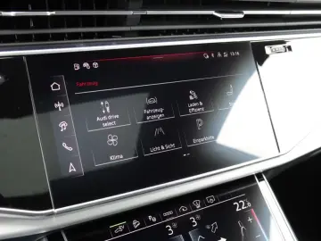 Audi Q8 55 TFSI e S-Line B O Pano Laser