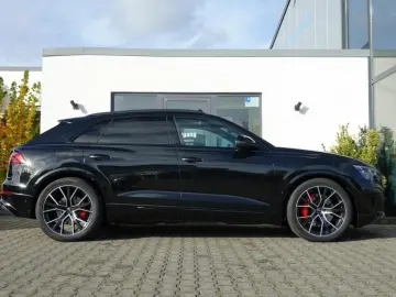 Audi Q8 55 TFSI e S-Line B O Pano Laser