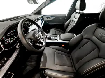 Audi Q8 60 TFSI e Quattro S-Line