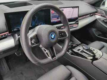 BMW 550e xDrive Limousine M Sport AHK Kamera LED