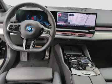 BMW 550e xDrive Limousine M Sport AHK Kamera LED
