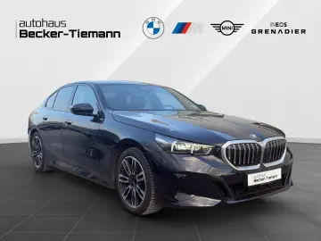 BMW 520d xDrive Lim. M Sport Pano AHK Standhz. DrivA
