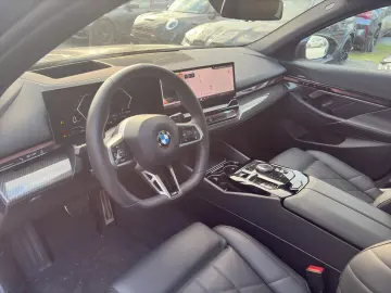 BMW 520d xDrive Lim. M Sport Pano AHK Standhz. DrivA