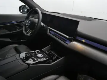 BMW 550e xDrive M Sport   GARANTIE-bis-07.2029