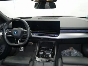 BMW 550e xDrive M Sport   GARANTIE-bis-07.2029