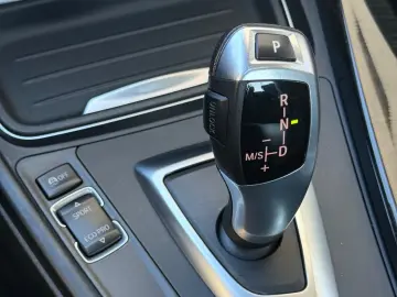 BMW Seria 3 318d Aut. Luxury Line