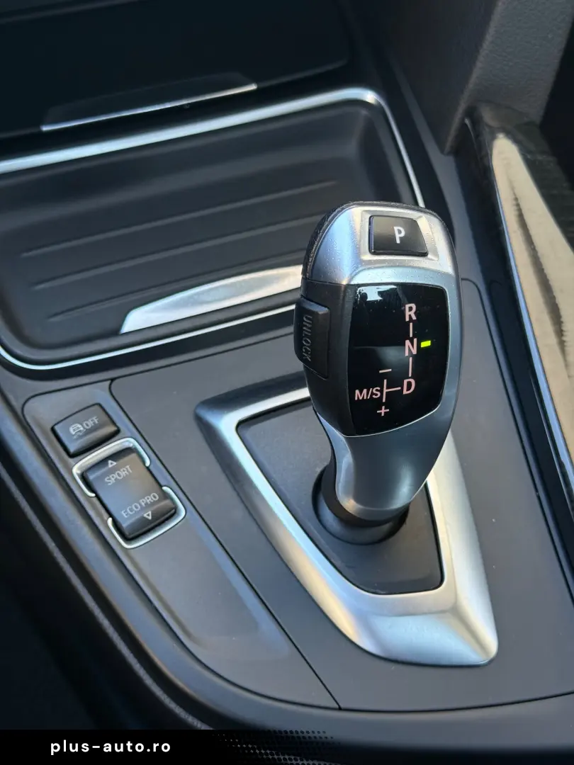 BMW Seria 3 318d Aut. Luxury Line