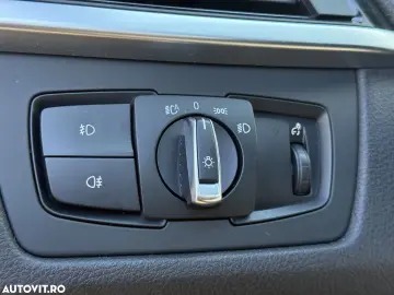 BMW Seria 3 318d Aut. Luxury Line