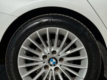 BMW Seria 3 318d Aut. Luxury Line