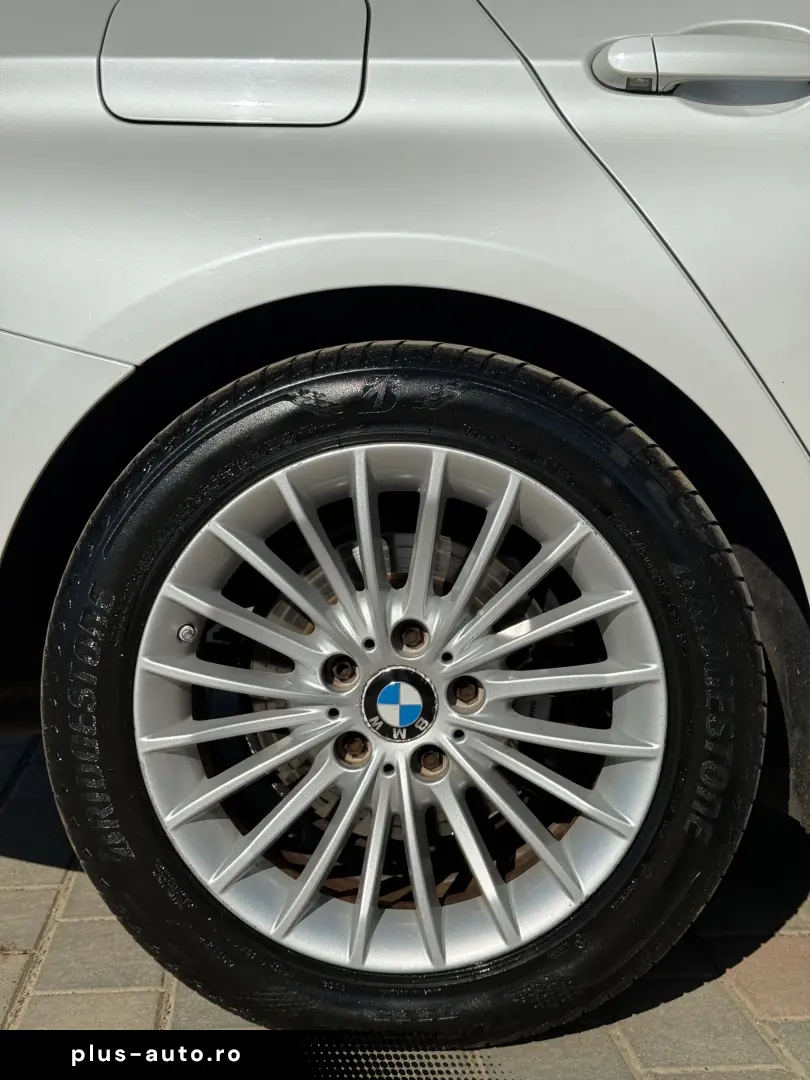 BMW Seria 3 318d Aut. Luxury Line