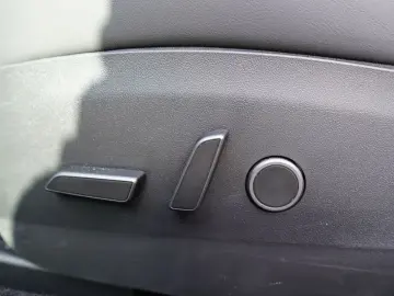 TESLA Model 3 Long Range   1.Hand