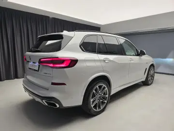 BMW X5 xDrive 45e Hybrid M Packet